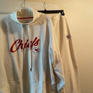 Tommy Hilfiger Cream KC Chiefs NFL Pullover with Pants XXL